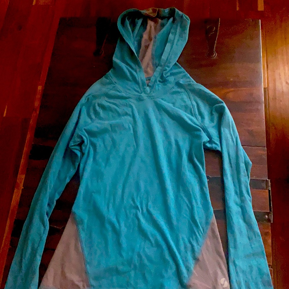 Long sleeve with a hood